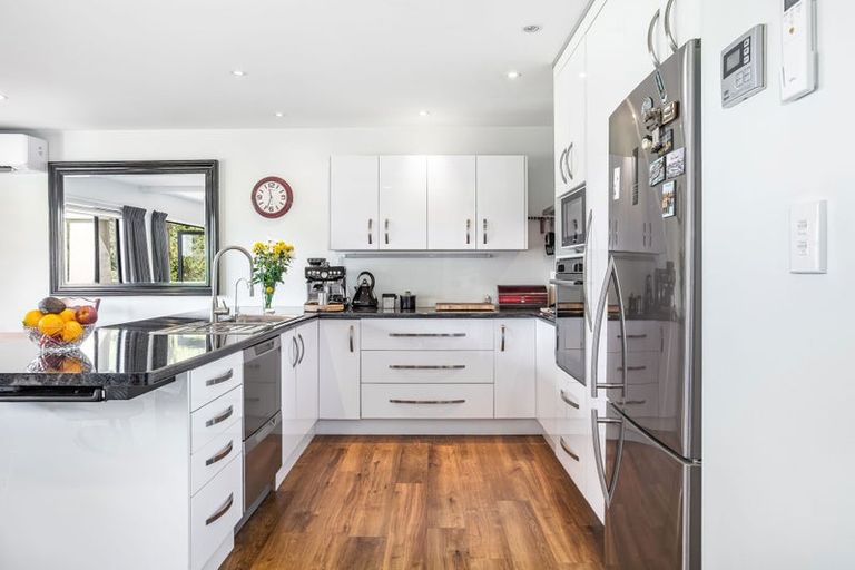 Photo of property in 8 Paremata Drive, Paremata, Porirua, 5024