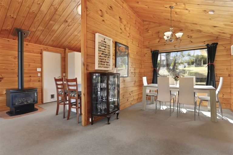 Photo of property in 44 San Valentino Drive, Henderson, Auckland, 0612