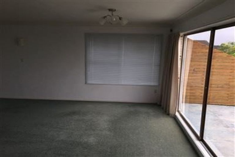 Photo of property in 1/47 Braemar Road, Rothesay Bay, Auckland, 0630