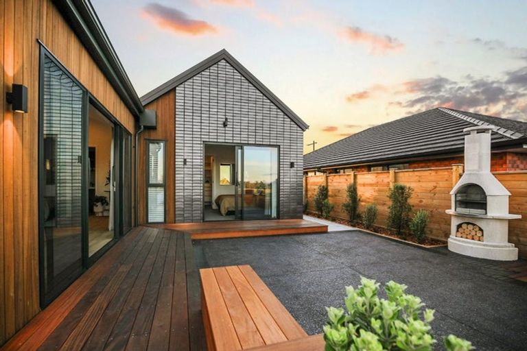 Photo of property in 25 Oralee Terrace, Peacocke, Hamilton, 3206