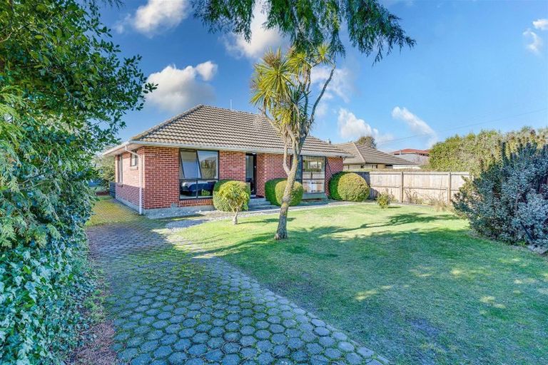 Photo of property in 10 Oakdale Street, Avonhead, Christchurch, 8042