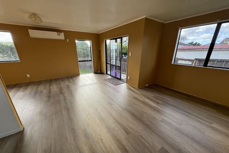 Photo of property in 3/327 Weymouth Road, Weymouth, Auckland, 2103