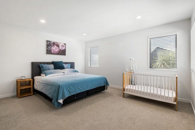 Photo of property in 4b Rosalind Road, Glenfield, Auckland, 0629