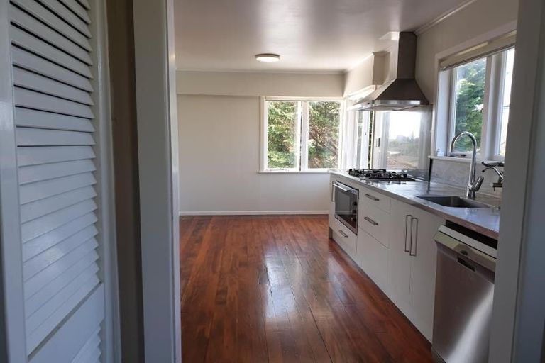 Photo of property in 1/56 Waipani Road, Te Atatu Peninsula, Auckland, 0610