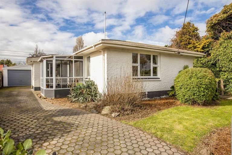 Photo of property in 12 Greenhurst Street, Sockburn, Christchurch, 8042