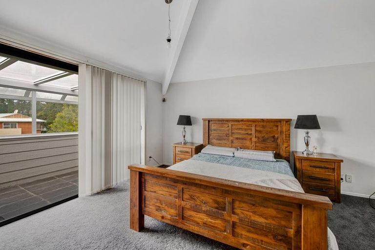 Photo of property in 30 Unsworth Drive, Unsworth Heights, Auckland, 0632