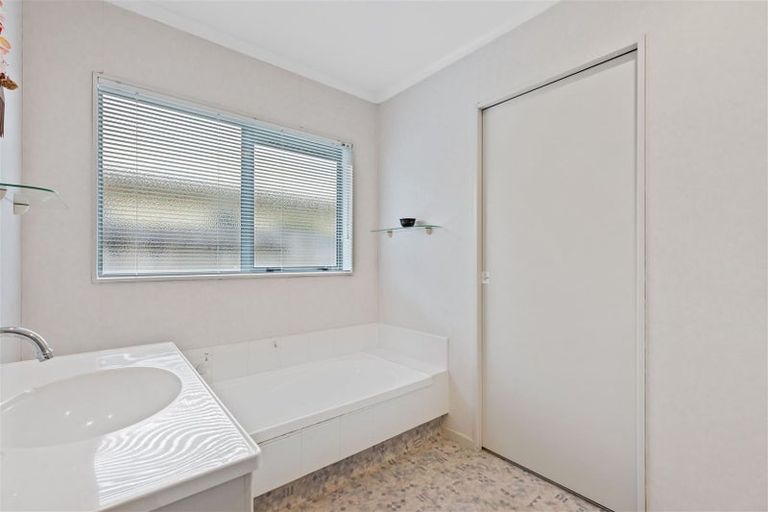 Photo of property in 27 Lavender Place, Papamoa Beach, Papamoa, 3118