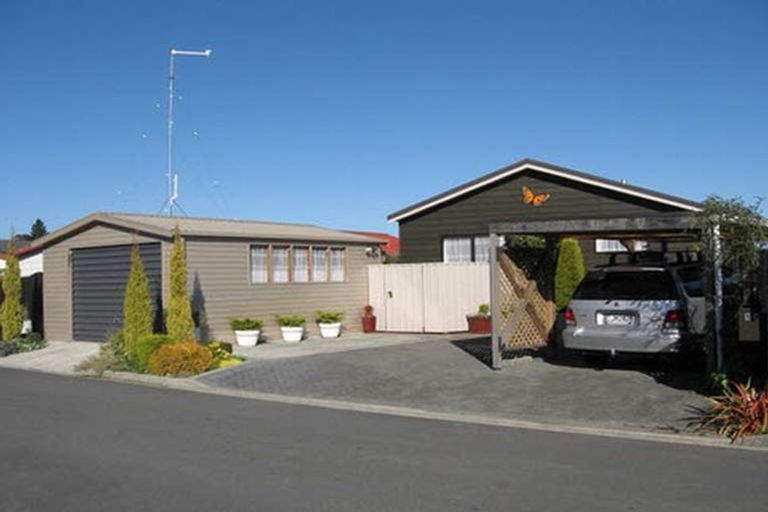 Photo of property in 14 Mcmanaway Grove, Stokes Valley, Lower Hutt, 5019