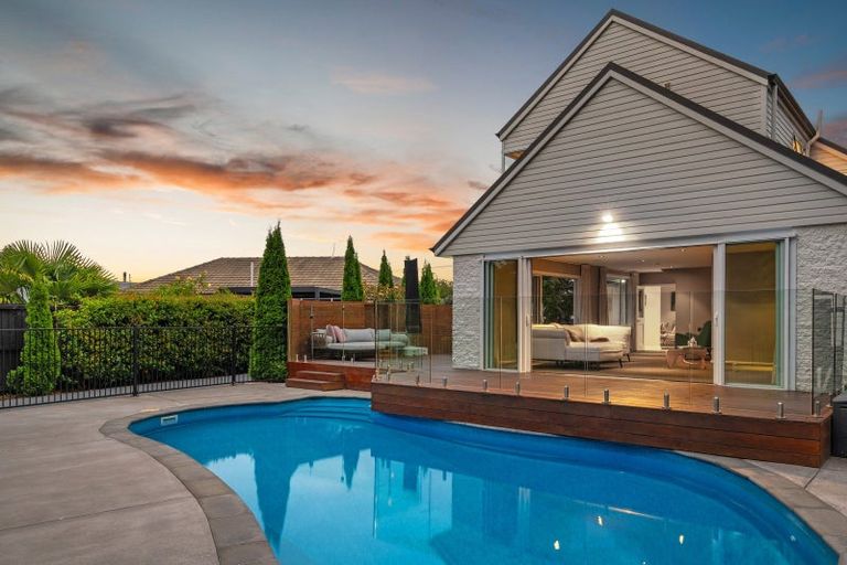 Photo of property in 481 Avonhead Road, Avonhead, Christchurch, 8042