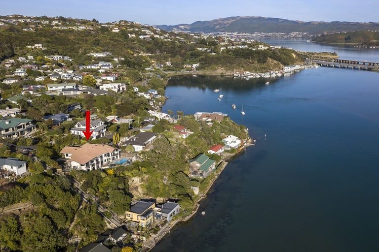 Photo of property in 15a Seaview Road, Paremata, Porirua, 5024