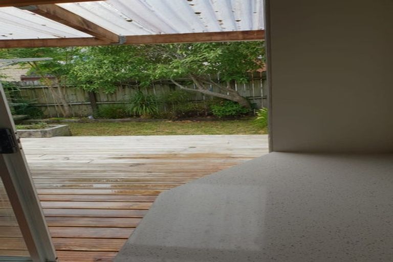 Photo of property in 1/508 East Coast Road, Windsor Park, Auckland, 0630