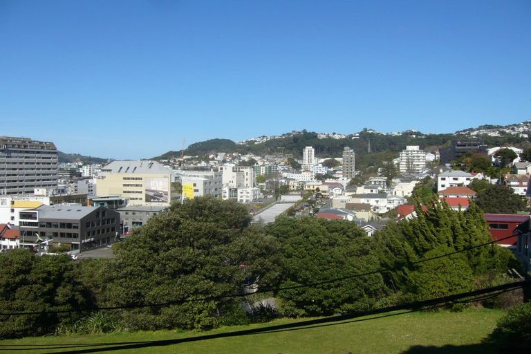 Photo of property in 26 Macdonald Crescent, Te Aro, Wellington, 6011