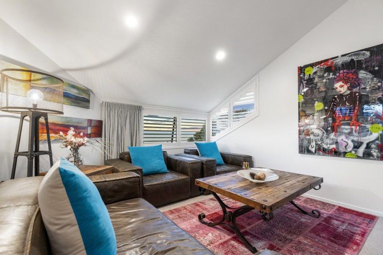 Photo of property in 86 Vipond Road, Stanmore Bay, Whangaparaoa, 0932