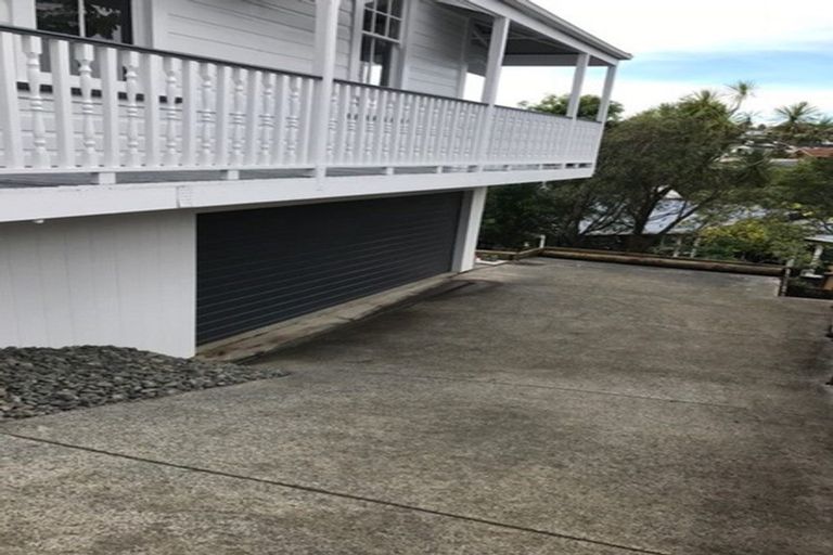 Photo of property in 2/22 Kiteroa Terrace, Rothesay Bay, Auckland, 0630