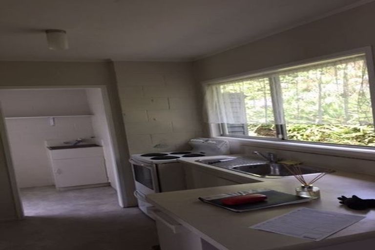 Photo of property in 2/11 Aorangi Place, Birkenhead, Auckland, 0626