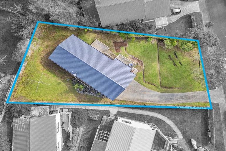 Photo of property in 11 Randal Place, Bayview, Auckland, 0629