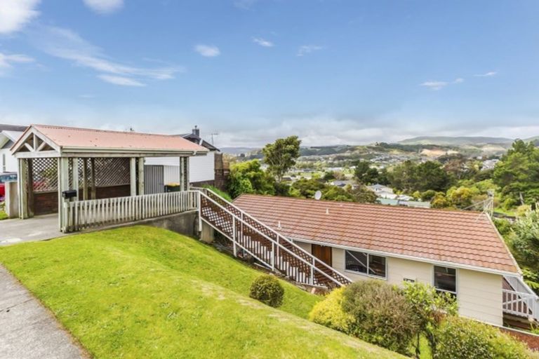 Photo of property in 17 The Sounding, Whitby, Porirua, 5024