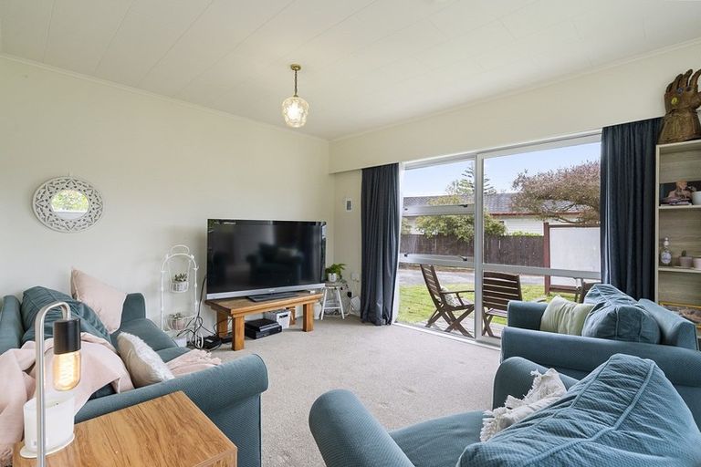 Photo of property in 33a Nimmo Avenue West, Waikanae, 5036