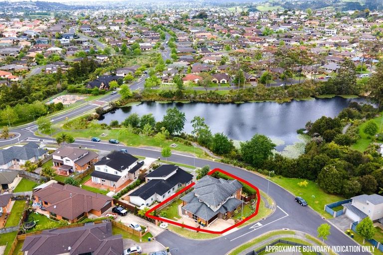 Photo of property in 1 Stow Place, Henderson, Auckland, 0612