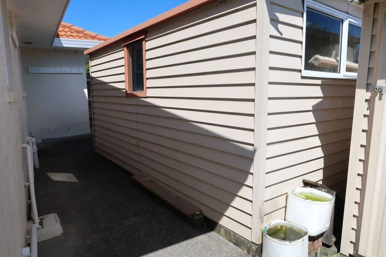 Photo of property in 36 Gillett Place, Botany Downs, Auckland, 2014