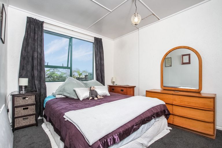 Photo of property in 1/153a Te Atatu Road, Te Atatu South, Auckland, 0610