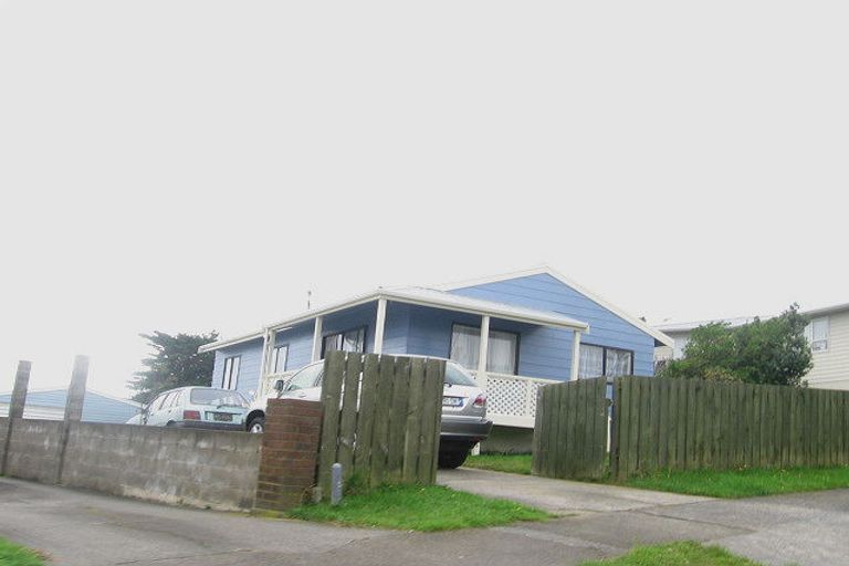 Photo of property in 100 Conclusion Street, Ascot Park, Porirua, 5024