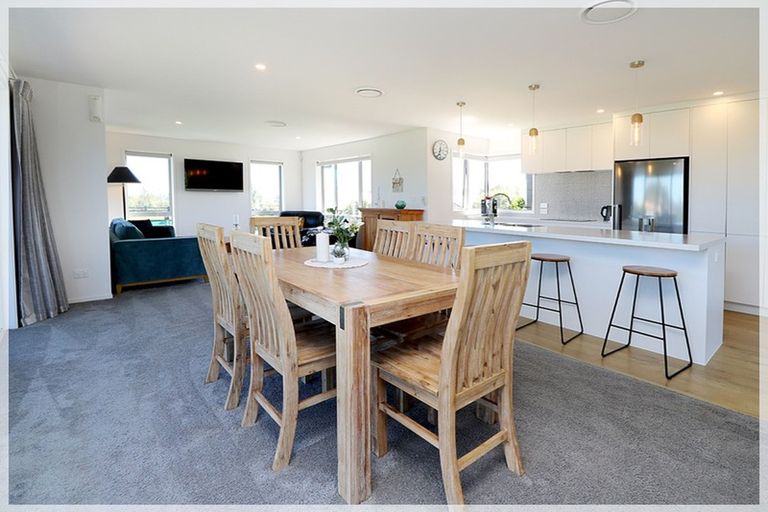 Photo of property in 17 Westwood Drive, Aokautere, Palmerston North, 4471