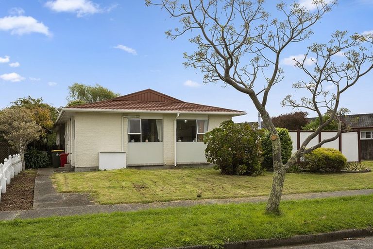 Photo of property in 33a Nimmo Avenue West, Waikanae, 5036