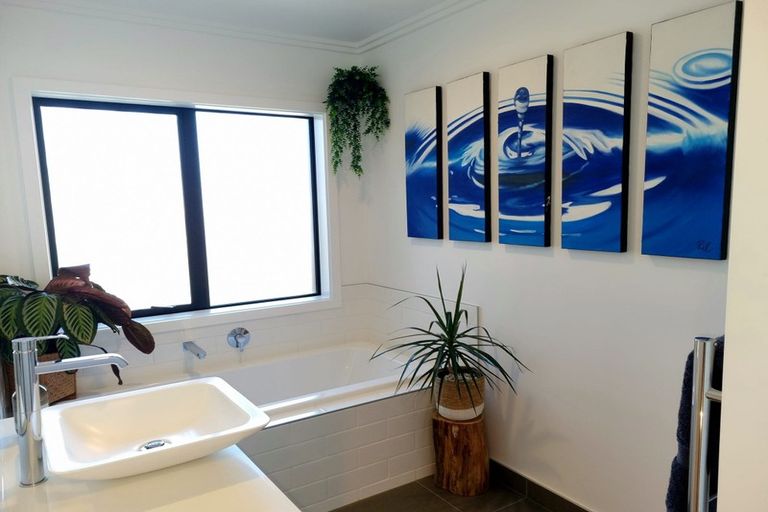 Photo of property in 125 Buckley Avenue, Hobsonville, Auckland, 0616