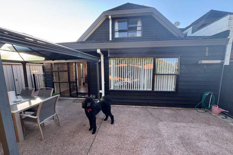 Photo of property in 1/26 Ronald Macken Place, Windsor Park, Auckland, 0632