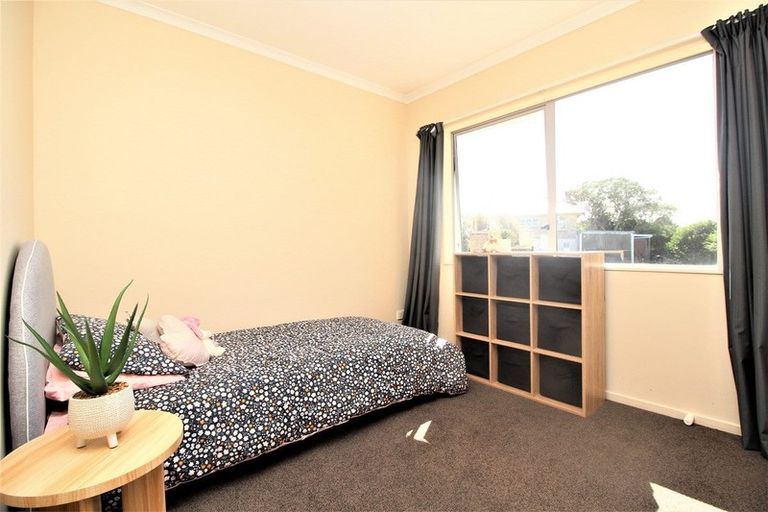 Photo of property in 2/344 Swanson Road, Ranui, Auckland, 0612