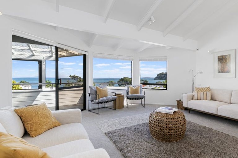 Photo of property in 19 Zita Avenue, Matakatia, Whangaparaoa, 0930
