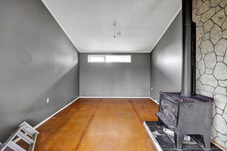 Photo of property in 5 Hughson Place, Opunake, 4616