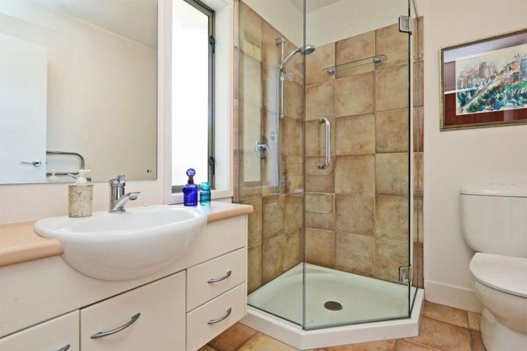 Photo of property in 1b Neeve Place, Taradale, Napier, 4112