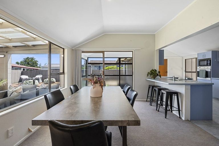 Photo of property in 115 Heta Road, Highlands Park, New Plymouth, 4312