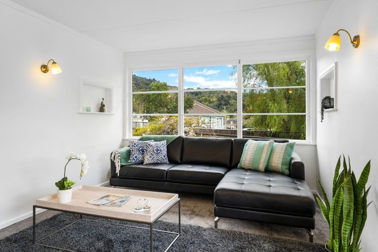 Photo of property in 4a Cleland Crescent, Naenae, Lower Hutt, 5011