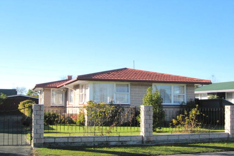 Photo of property in 17 Montague Street, Islington, Christchurch, 8042