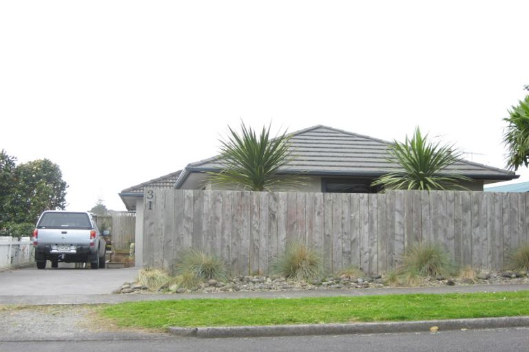 Photo of property in 31 Wairau Road, Oakura, 4314