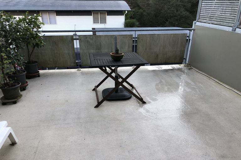 Photo of property in 2f/20 Ian Marwick Place, Birkenhead, Auckland, 0626