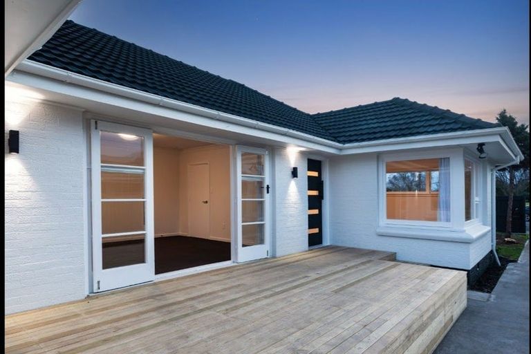 Photo of property in 94 Avondale Road, Avondale, Christchurch, 8061