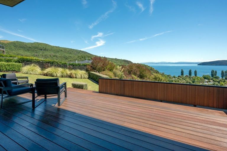 Photo of property in 35 Peregrine Place, Kinloch, Taupo, 3377
