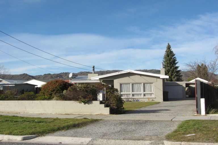 Photo of property in 39 Clutha Street, Alexandra, 9320