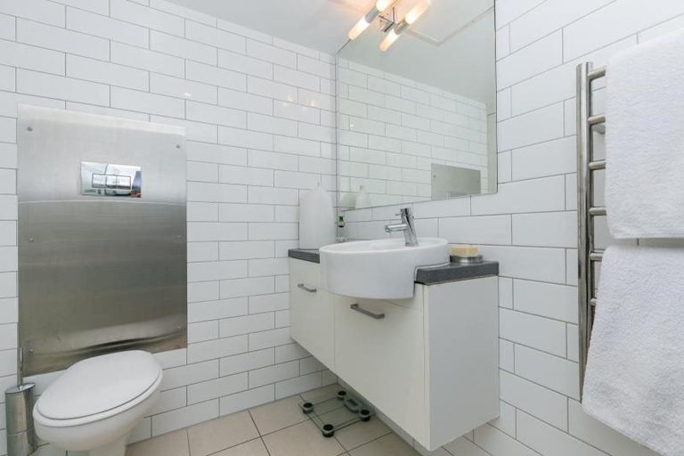 Photo of property in The Capital, 16/370 Oriental Parade, Oriental Bay, Wellington, 6011