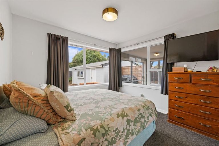 Photo of property in 207 Grimseys Road, Redwood, Christchurch, 8051