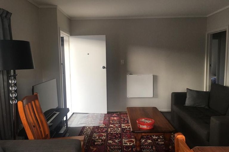 Photo of property in 60 Mcdowell Crescent, Hillcrest, Auckland, 0627