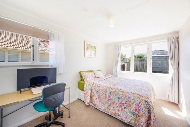 Photo of property in 125 Limbrick Street, Terrace End, Palmerston North, 4410