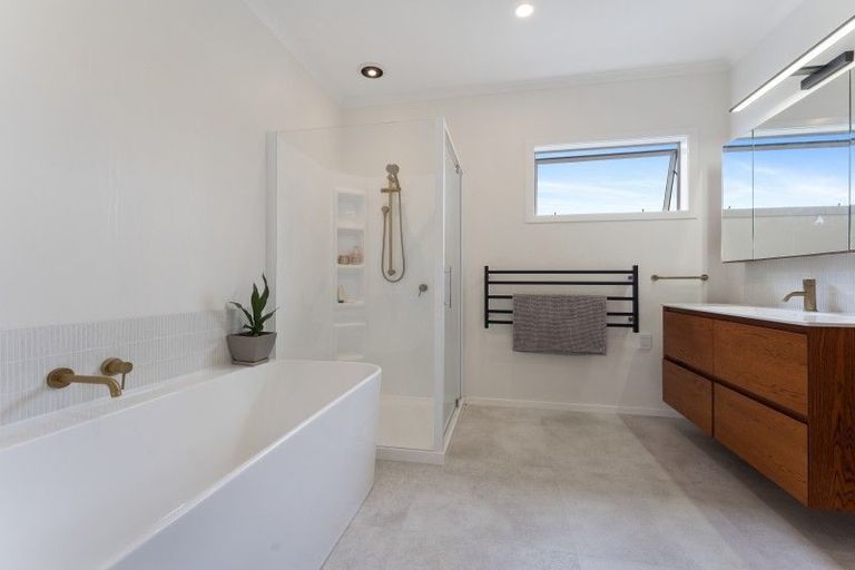 Photo of property in 51b Omata Road, Marfell, New Plymouth, 4310