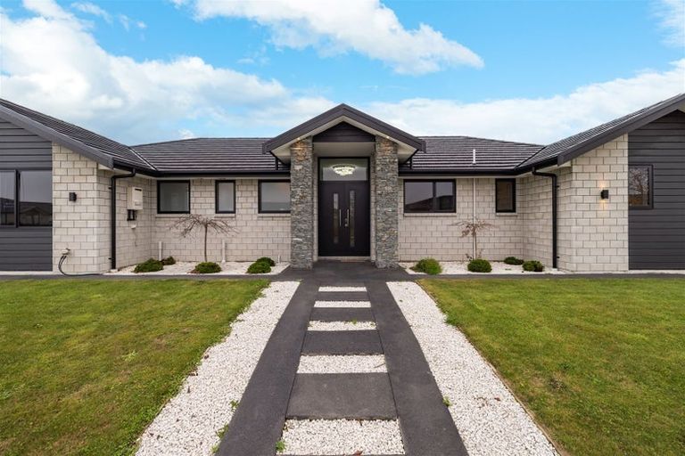 Photo of property in 32 Bill Harvey Drive, Halswell, Christchurch, 8025