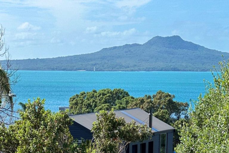 Photo of property in 2d/175 Hurstmere Road, Takapuna, Auckland, 0622