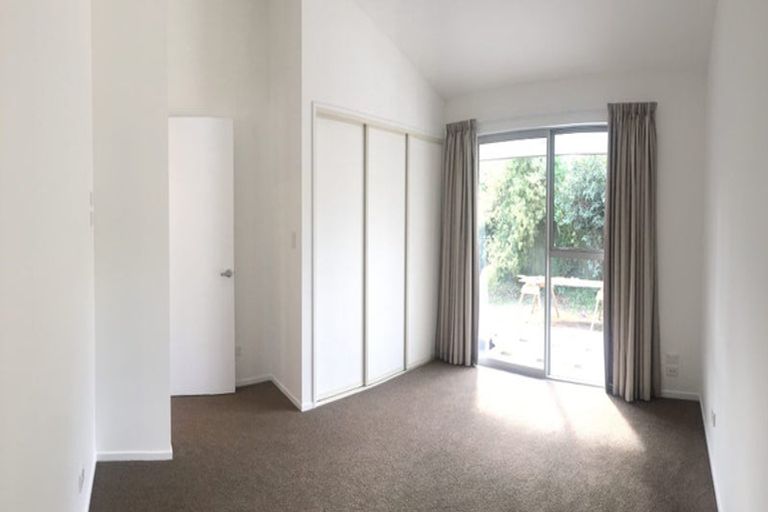 Photo of property in 4/33 Darvel Street, Riccarton, Christchurch, 8011